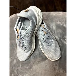 New Balance‎ Running Shoes Roav Gray White Low Top Women's 11 Athletic Comfort